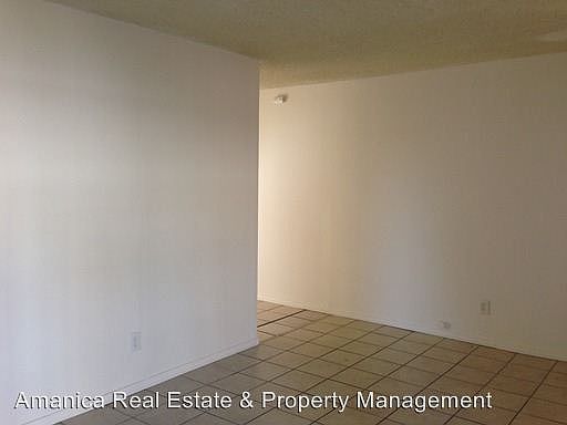 4th image of 946 W 48th St #14