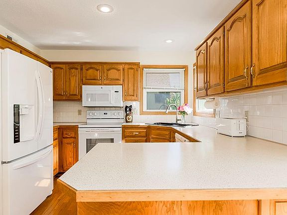 3rd image of 8503 W 150th St