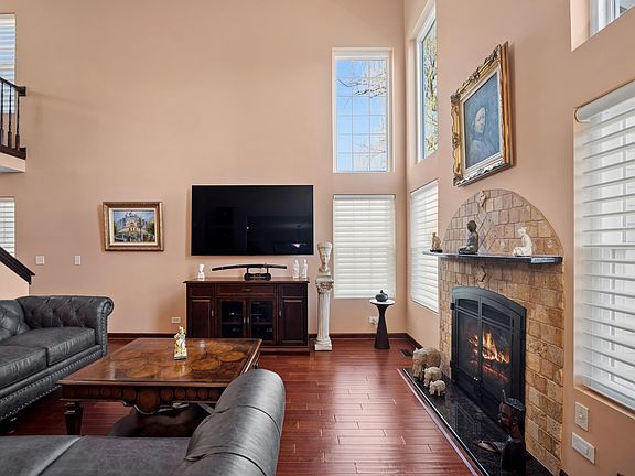 5th image of 221 Ainsley Dr