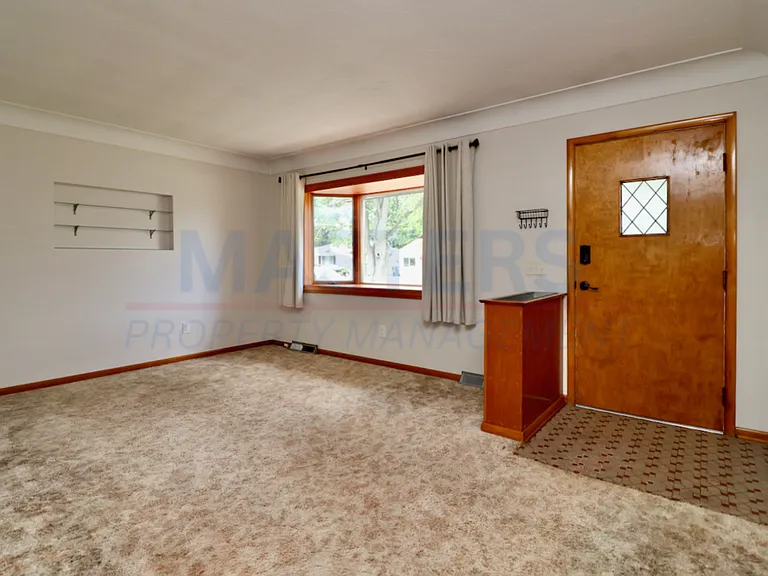 1028 Rosedale St — Photo 2
