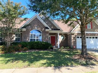 5734 Kirkwynd Commons Dr, Charlotte, NC 28278