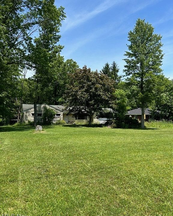 2nd image of 135 Kendall Park Rd