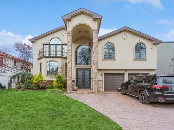 (undisclosed Address), North Woodmere, NY 11581