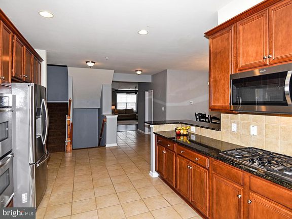 5th image of 43653 McDowell Sq
