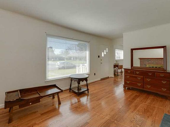 3rd image of 5552 Odessa Dr