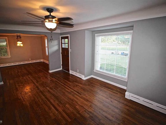 3rd image of 161 Floral Ave