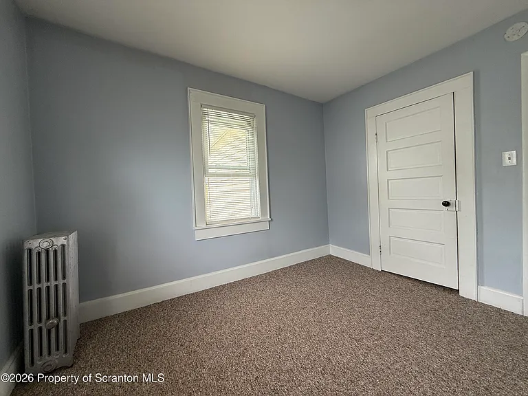 627 Sherwood Ave — Photo 12