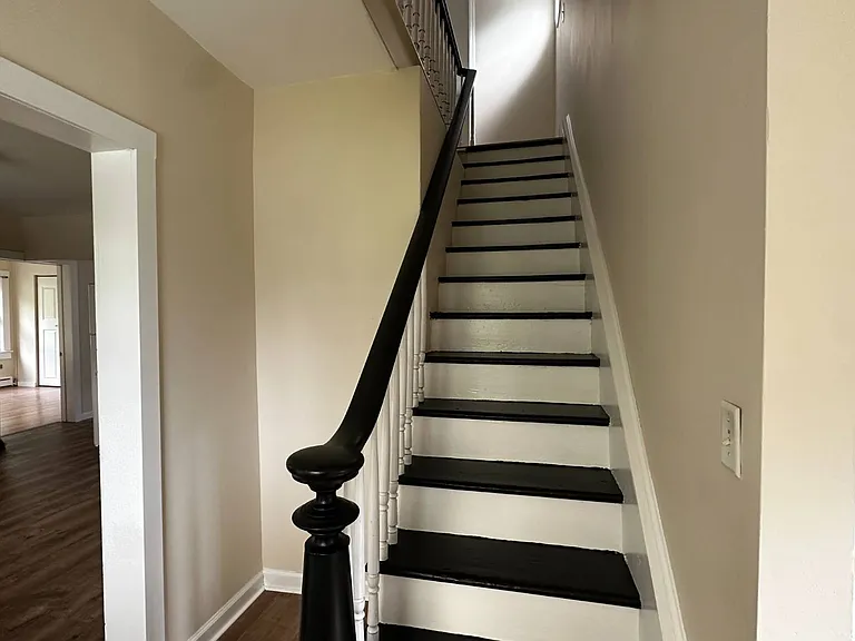 245 Lattintown Rd — Photo 11
