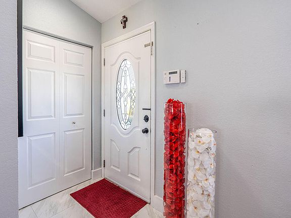 5th image of 2372 SW Naomi Ave