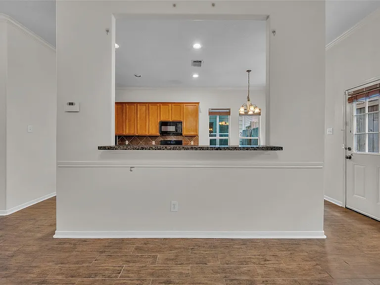 2614 Shady Acres Ct — Photo 10