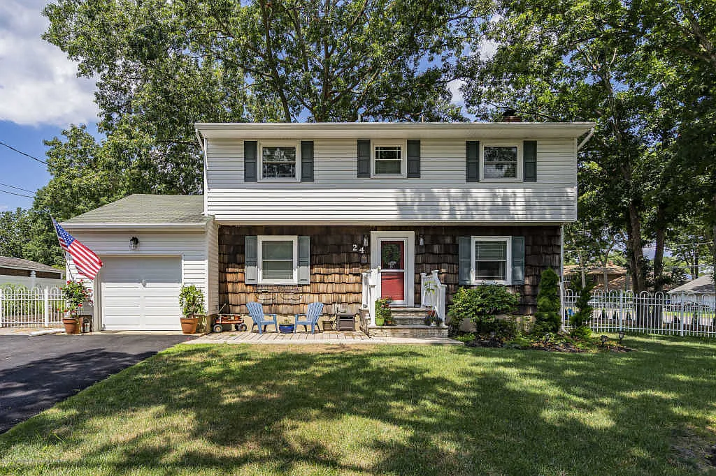 24 Jordan Dr photo 1