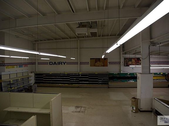 5th image of 709 W Ocean Blvd