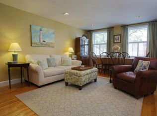 27 Cross St, Charlestown, MA 02129