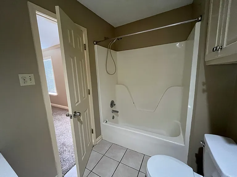 211 Rodney Guthrie Dr — Photo 7