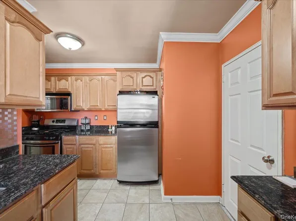 440 Warburton Avenue #3E, Yonkers, NY 10701