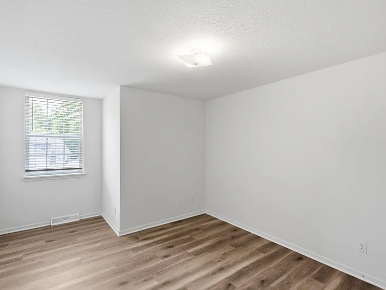 4404 Jeana Ct — Photo 17