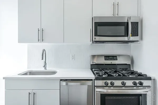 Rented by Halstead Real Estate | media 7