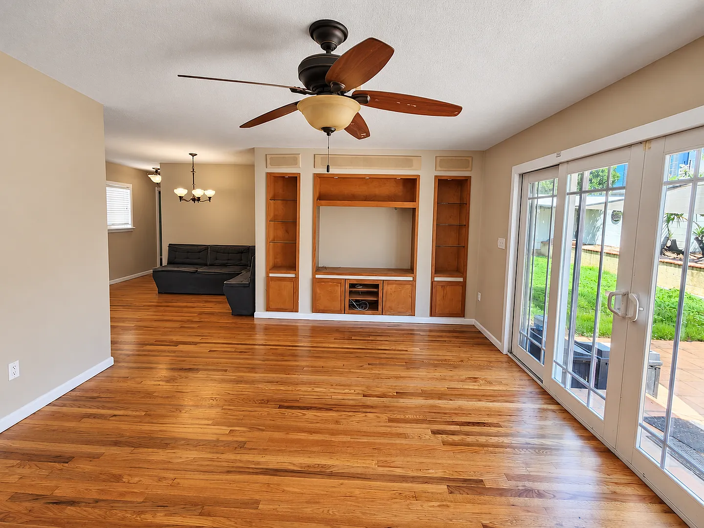 Single Story 4 Bedroom House in Clairemont/Bay Park — Photo 2