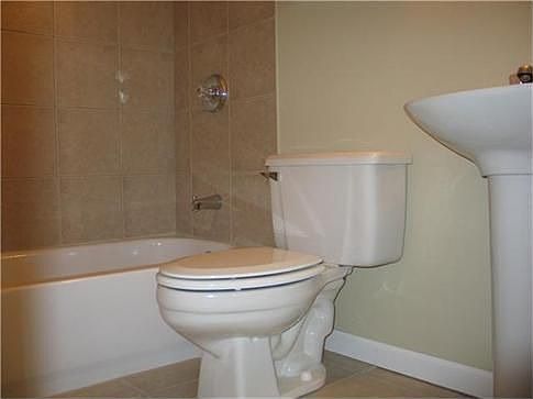 5th image of 5916 E Shimer Ave
