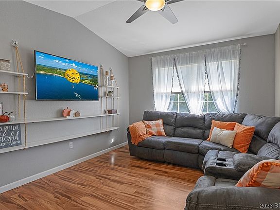 3rd image of 73 Jamie Dr