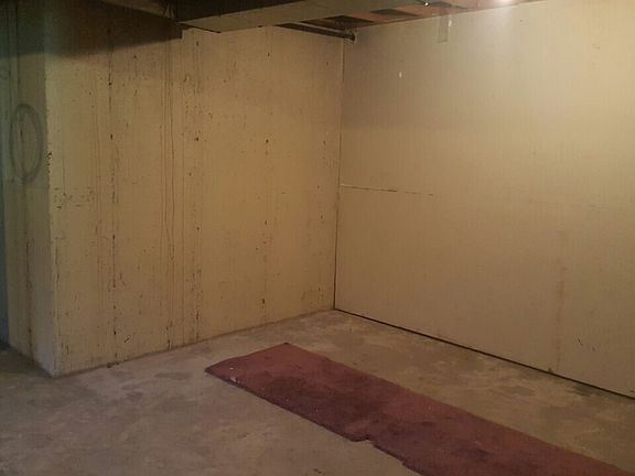 3rd image of 2105 E Donegal Cir