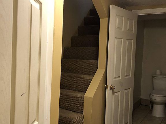 4th image of 15 Lenora Ln