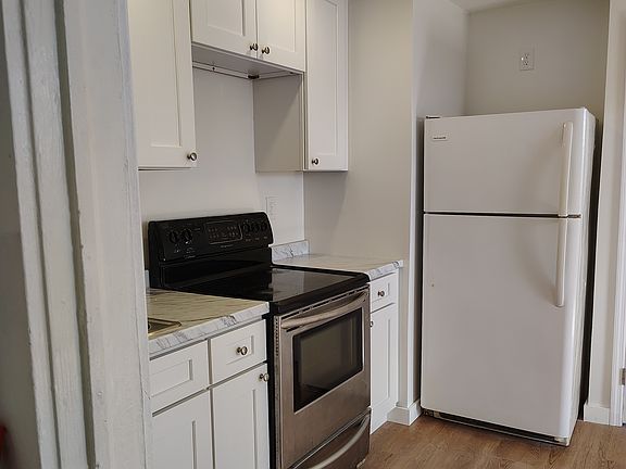 2nd image of 30 S Wild Olive Ave APT 3