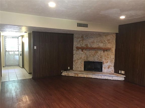 3rd image of 2326 Denmark Dr