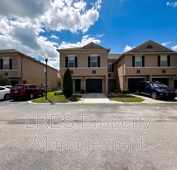 2825 Cliffe Ct — Photo 1