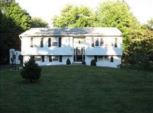 3 Whistle Post Ct, Washingtonville, NY 10992