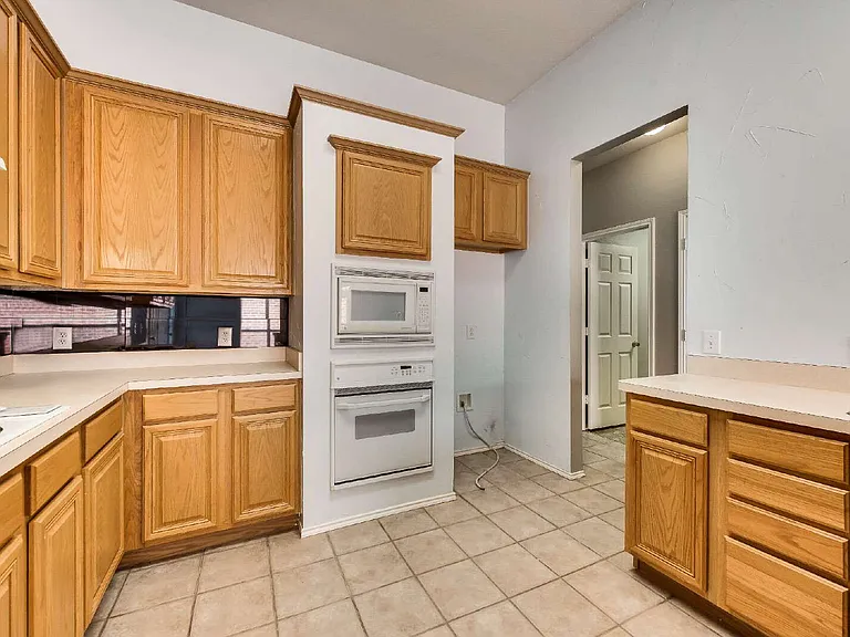 5909 Berkshire Rd — Photo 8
