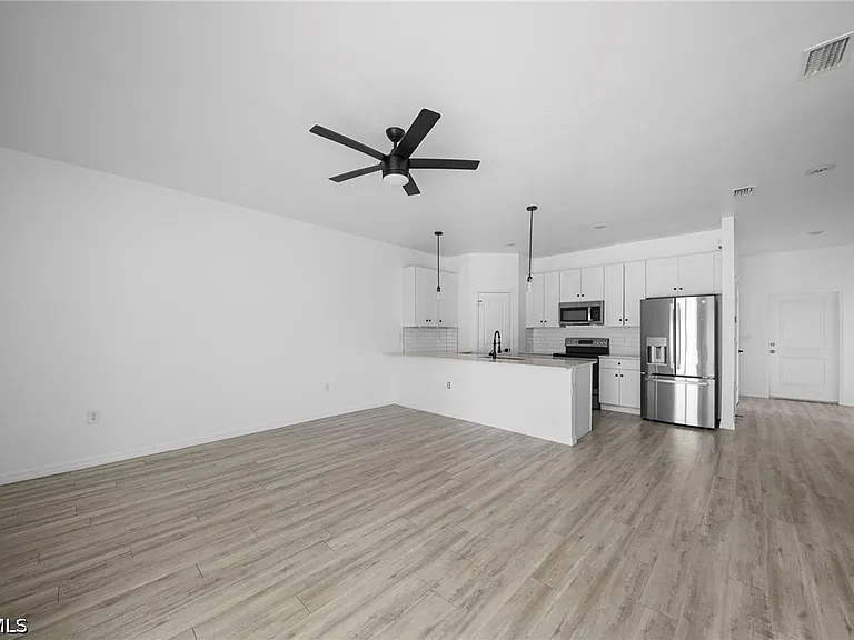 528 SE 6th St — Photo 7