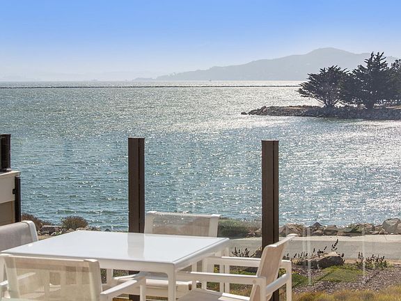 4th image of 2 Waterline Place