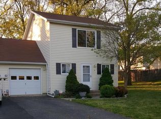 9 Patricia Ct, Howell, NJ 07731
