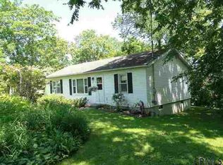 8 Harvest Ln, Troy, NY 12180