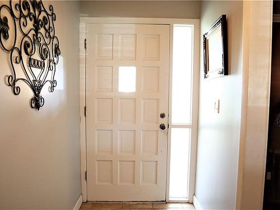 4th image of 6331 Oak Sq E