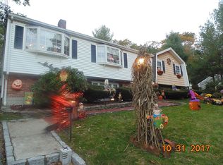 40 Surrey Dr, Plymouth, MA 02360