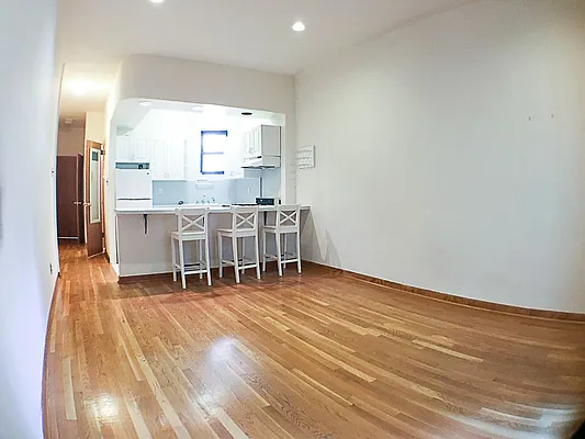 Rented by Francine Realty | media 6