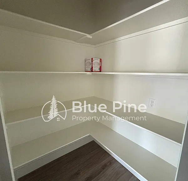 5133 Beach Dr #1 — Photo 7