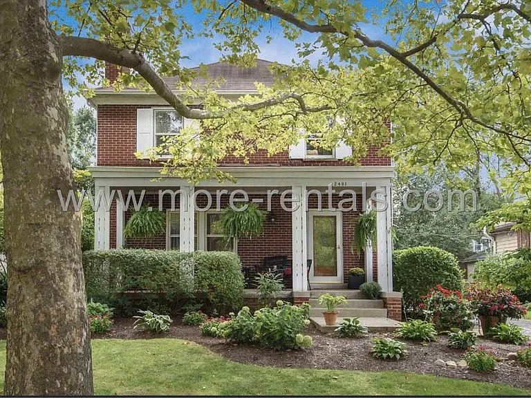 2481 Powell Ave — Photo 18