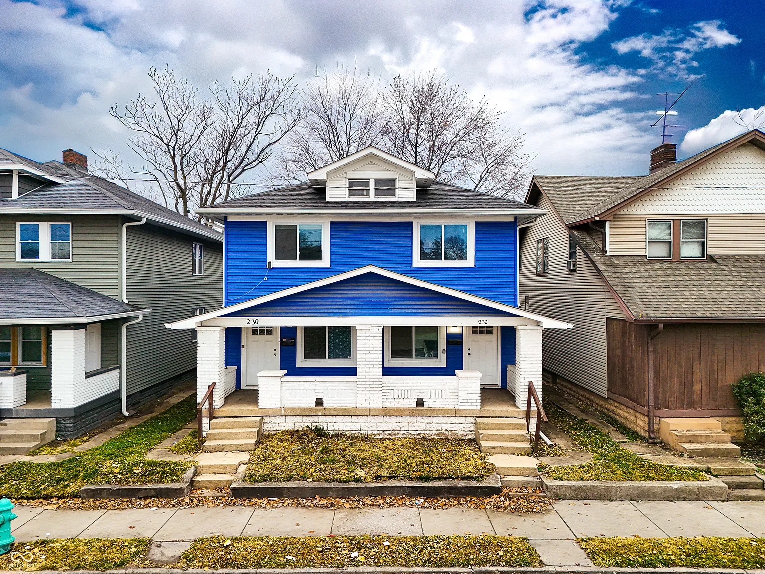 3 bed, 1.0 bath, 1204 sqft, $1,350 — Photo 1
