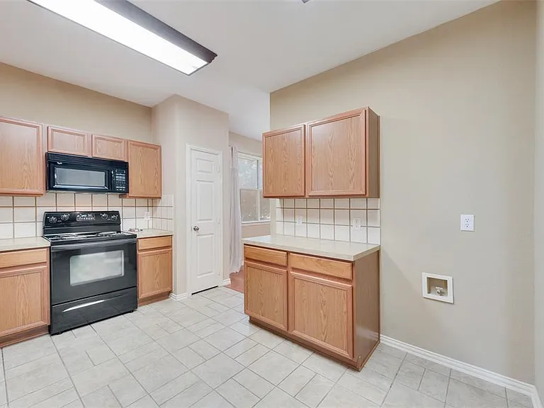 4512 Shade Tree Ct — Photo 5