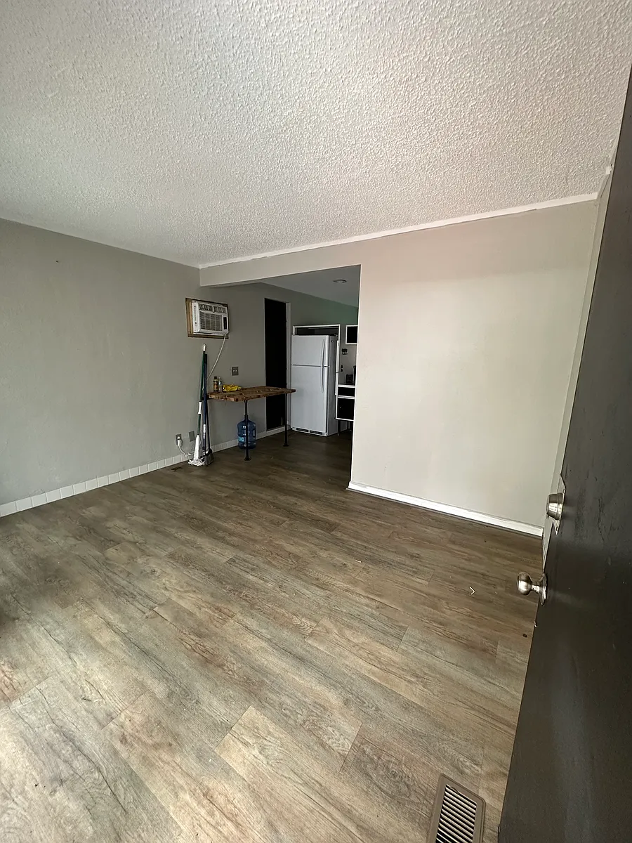 Building Photo - 407 S Hillcrest Ave #405
