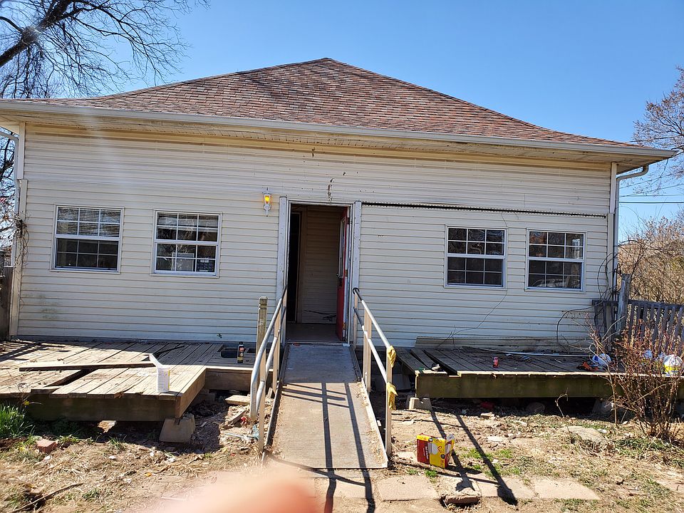 1st image of 205 N West Ave