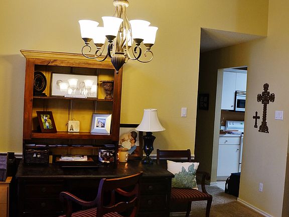 4th image of 128 Driftwood Ln