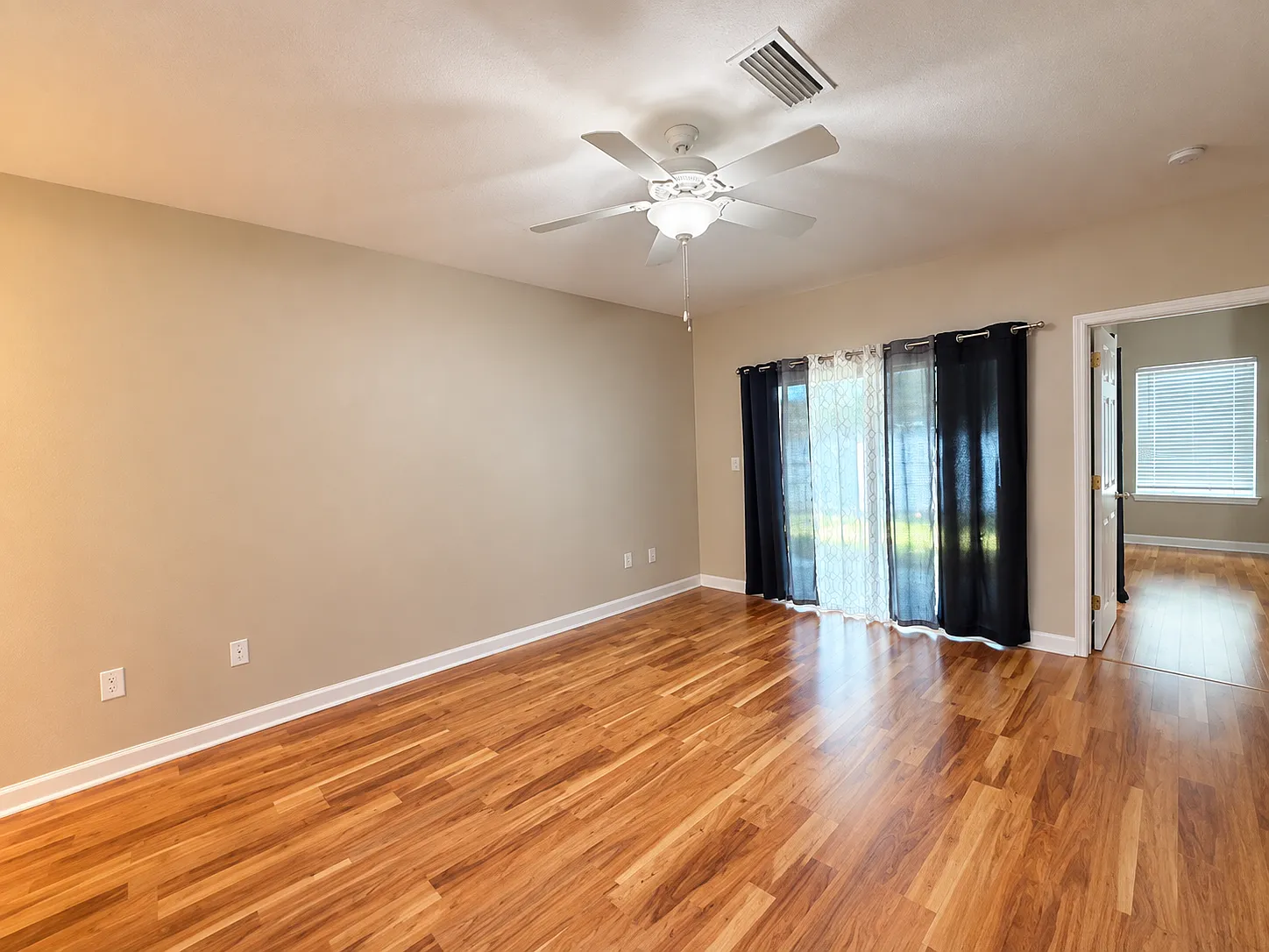3 bed, 1506 sqft, $1,950 — Photo 4
