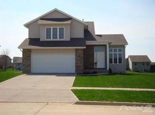 300 Locust Dr, North Liberty, IA 52317