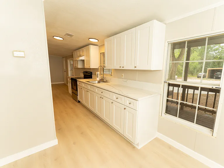9520 Merton St — Photo 9