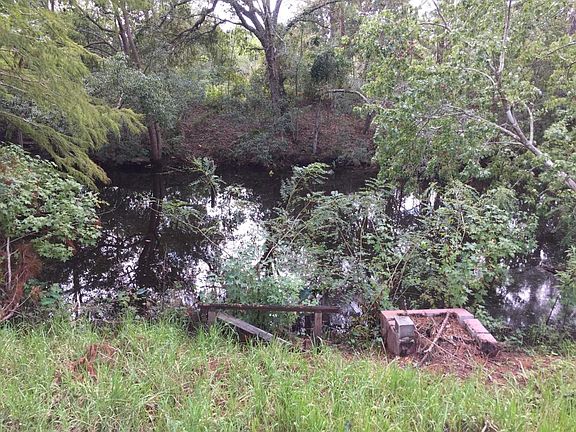 2nd image of 219 Tarpon Blvd