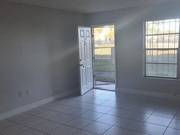 5th image of 251 NW 177th St APT 105